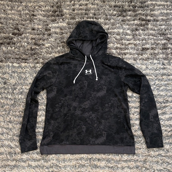 Under Armour Other - NWOT Under Armour Charcoal Camouflage Hoodie